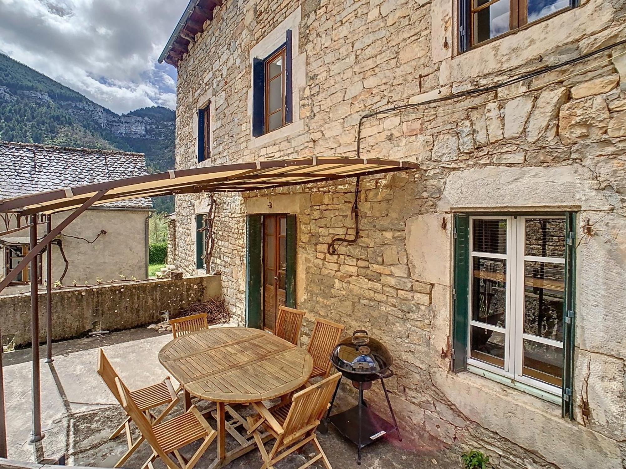 Gorges Du Tarn Gite En Pierres Avec Terrasse Quezac  エクステリア 写真